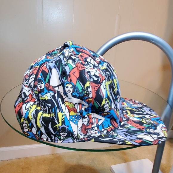 DC Comics Super Women Ajustable Hat - Picture 3 of 5
